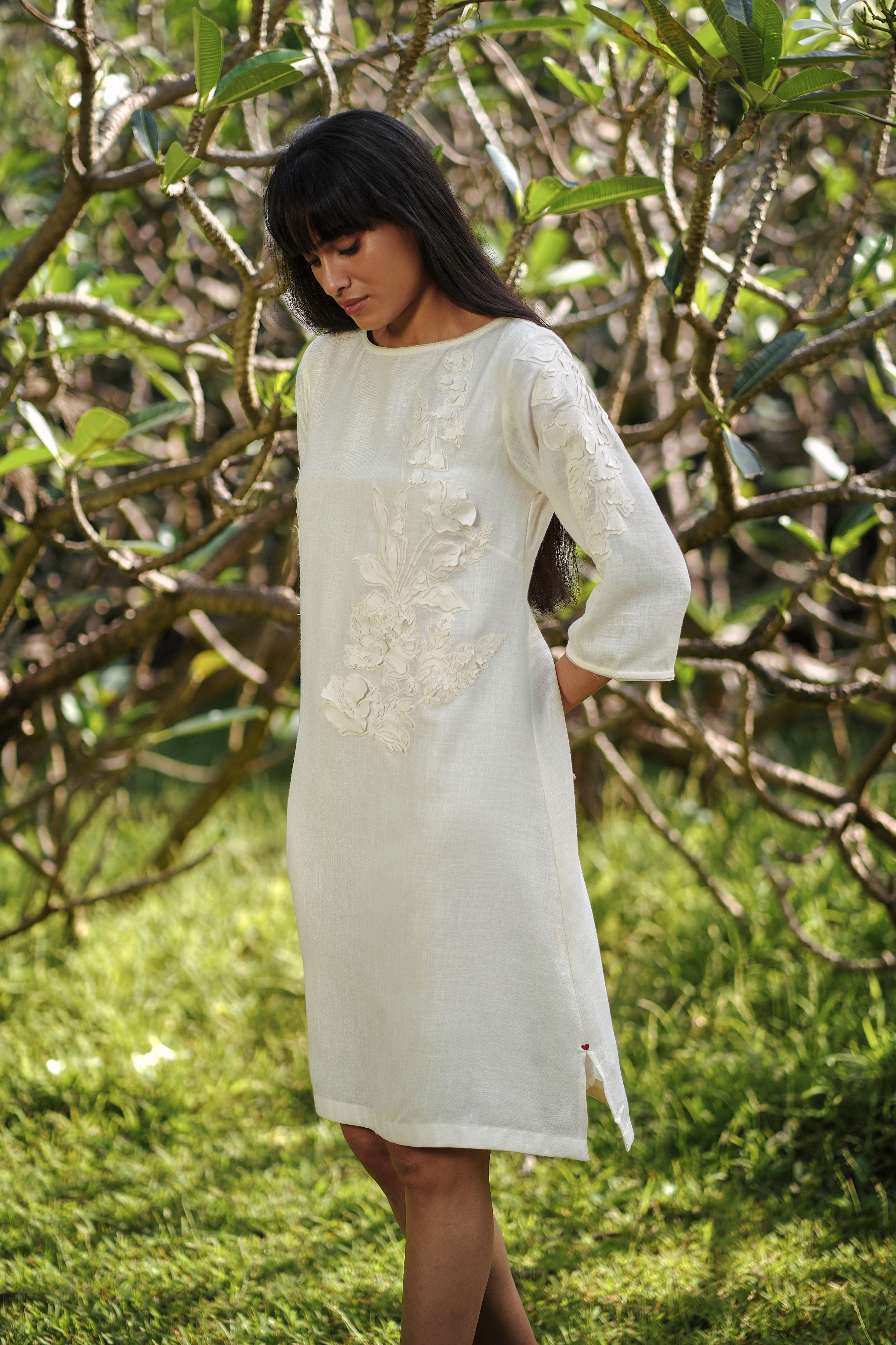 Kaveri Designer Linen White Appliqué Knee Length Dress Off White / XXL / Dress